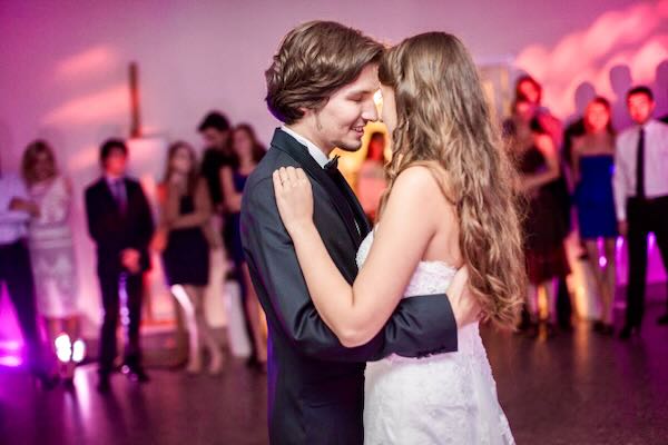 Nowoczesna magia ślubnego dnia na zamku