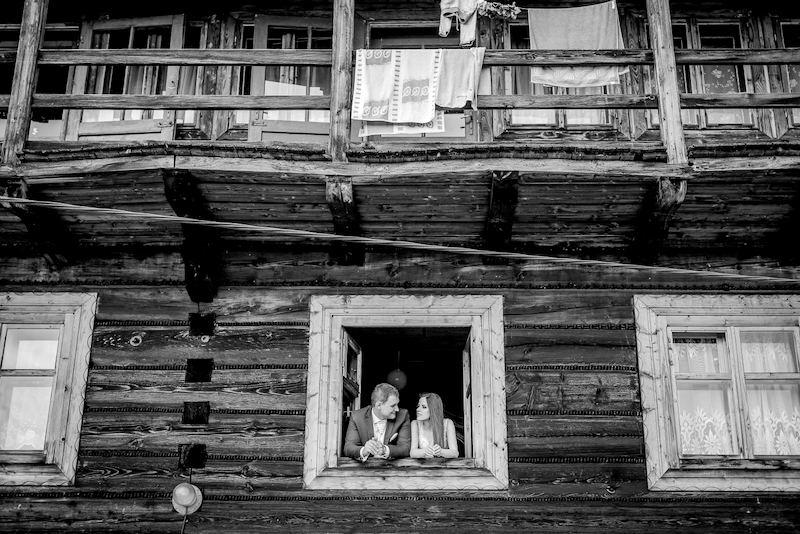 Rustykalny fotorelacja ślubna w ogrodzie